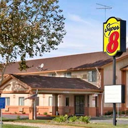 Super 8 By Wyndham Willows Exteriör bild