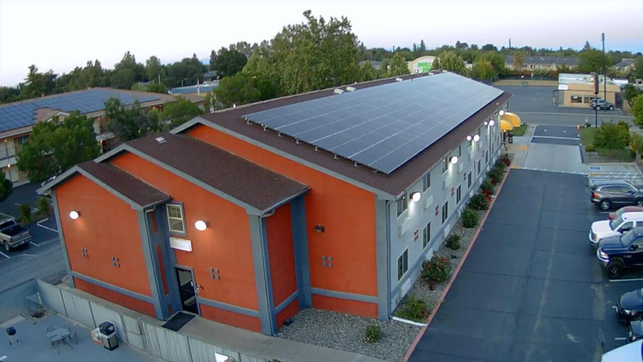 Super 8 By Wyndham Willows Exteriör bild